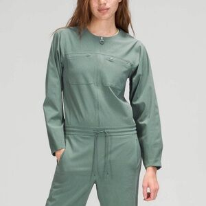 Lululemon Ventlight Zippered Jumpsuit Tidewater Teal size 2